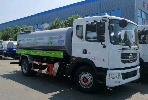 东风D9 12方洒水车14方洒水车特价直销，D9洒水车市场价格可带雾炮